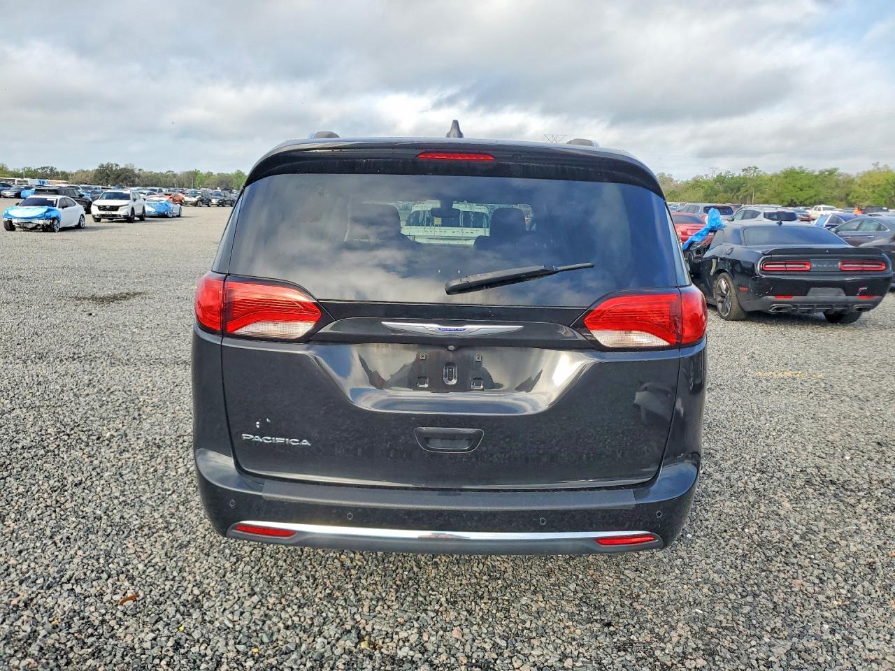 2020 Chrysler Pacifica Touring L - Image 6