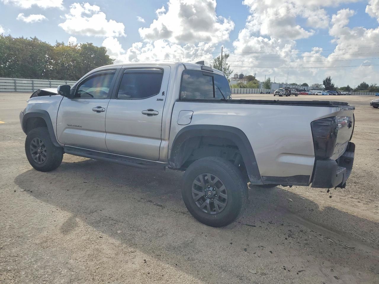 2021 Toyota Tacoma Double Cab - Фото 2