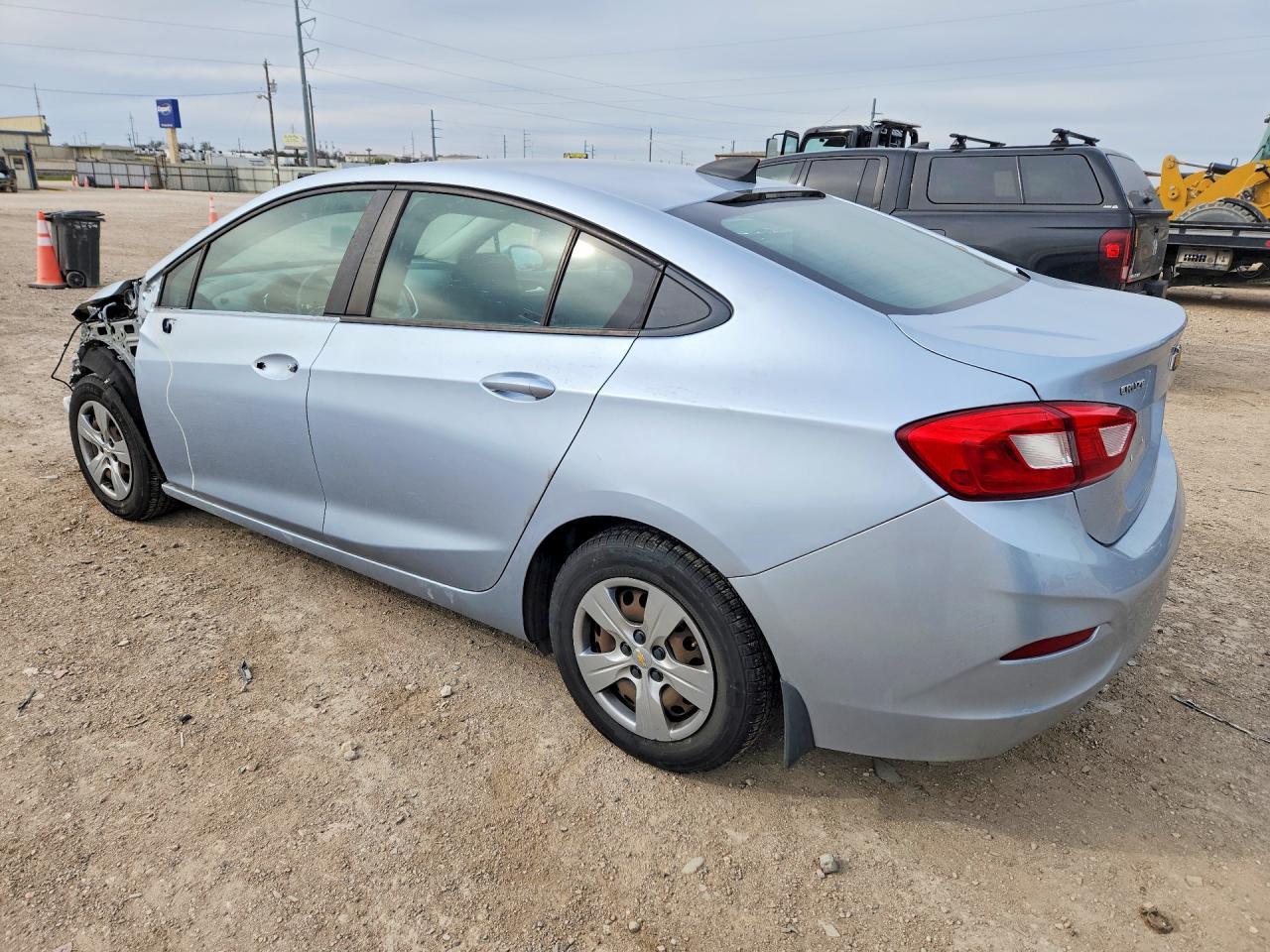 2018 Chevrolet Cruze Ls - Фото 2