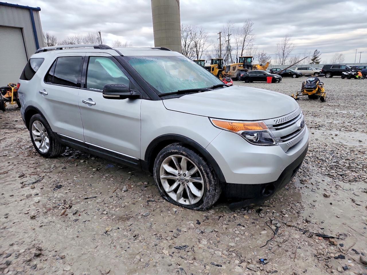 2011 Ford Explorer Xlt - Image 4