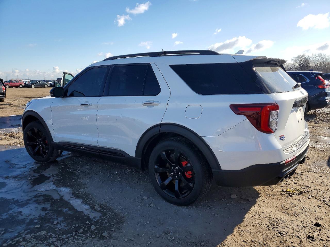 2022 Ford Explorer St - Image 2