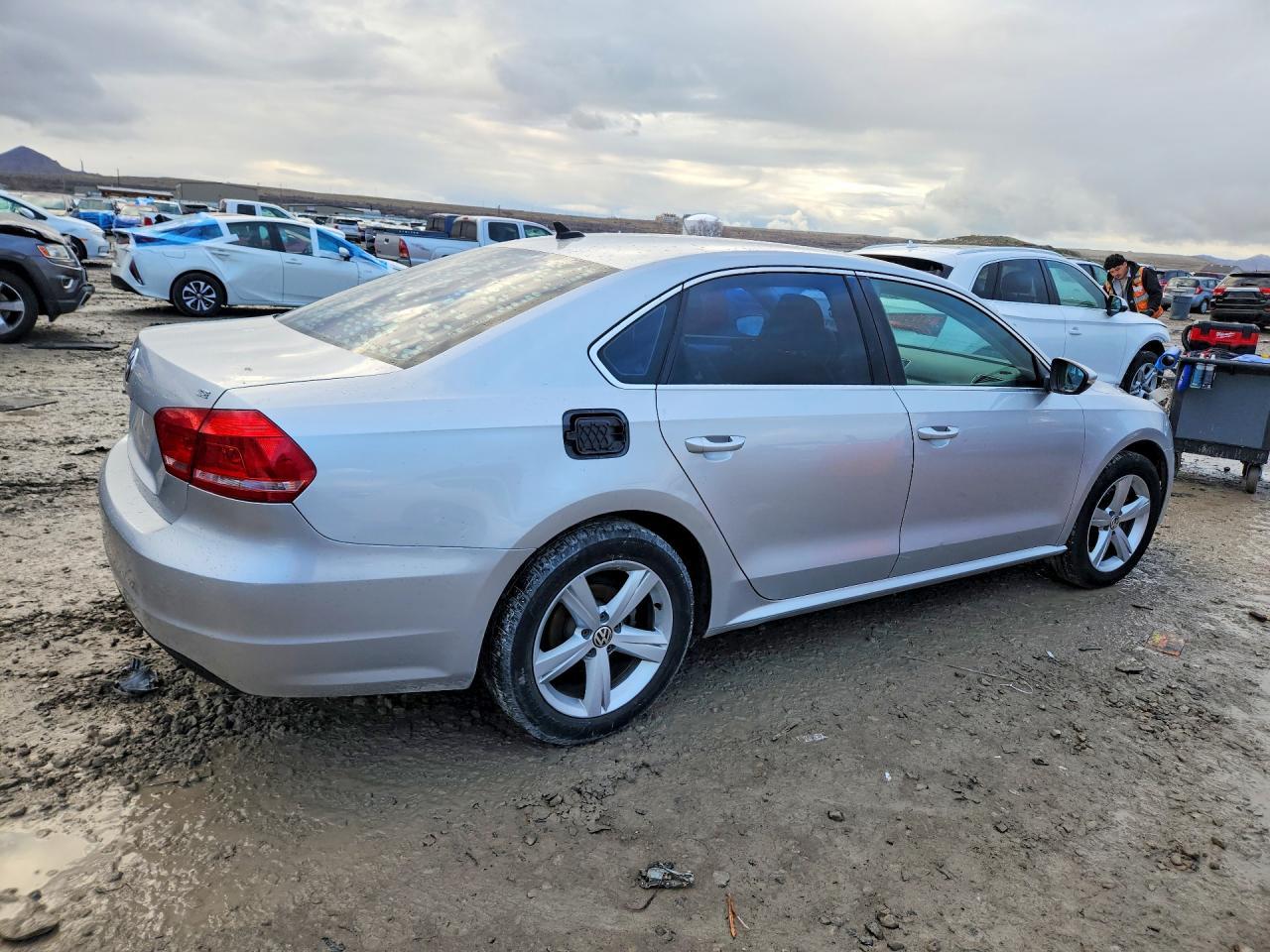 2012 Volkswagen Passat - Фото 3