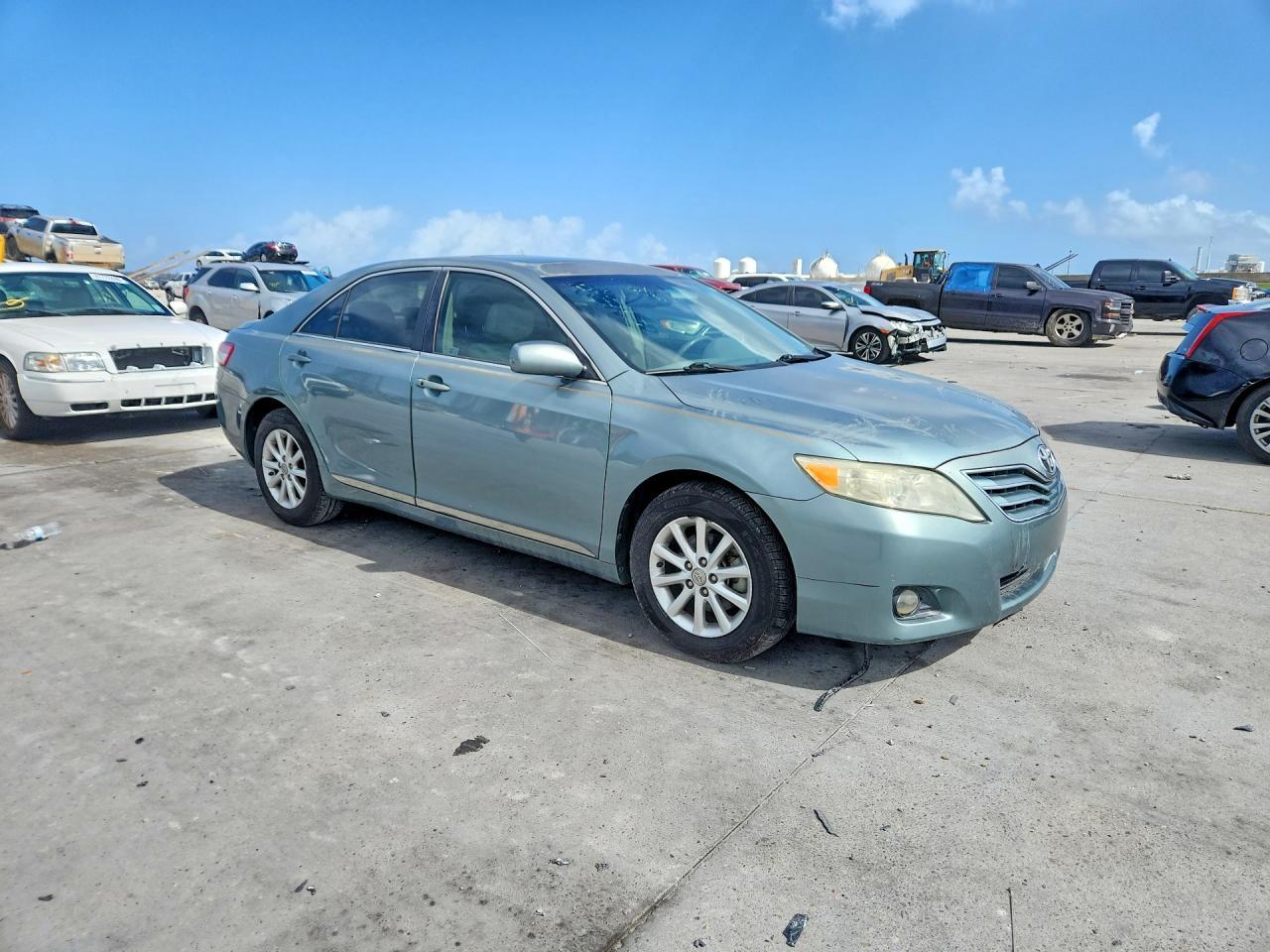 2011 Toyota Camry Xle V6 - Фото 4