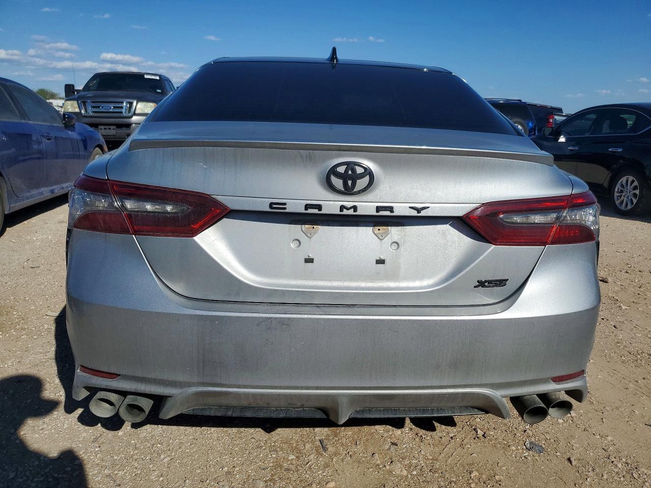 2022 Toyota Camry Xse - Фото 6