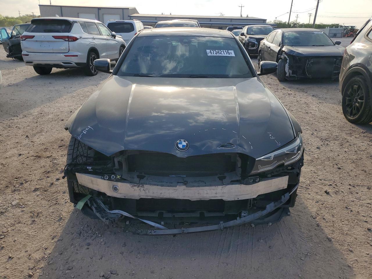 2021 BMW 330I - Фото 5