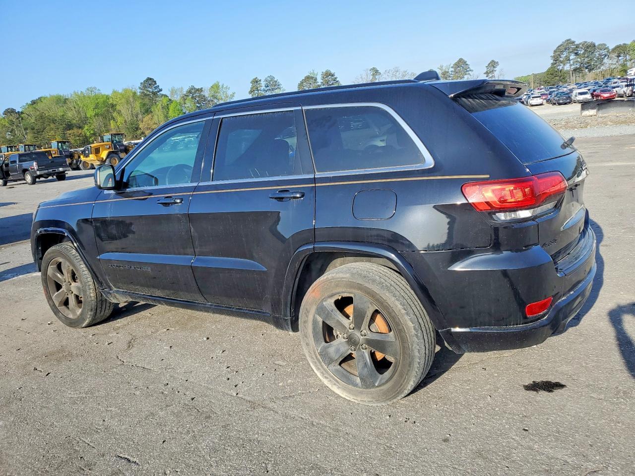 2015 Jeep Grand Cherokee Laredo - Image 2