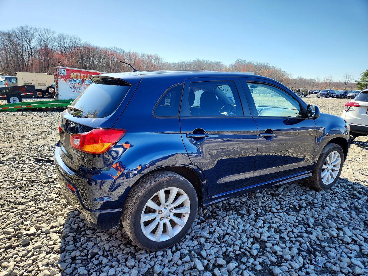 2011 Mitsubishi Outlander Sport Se - Image 3