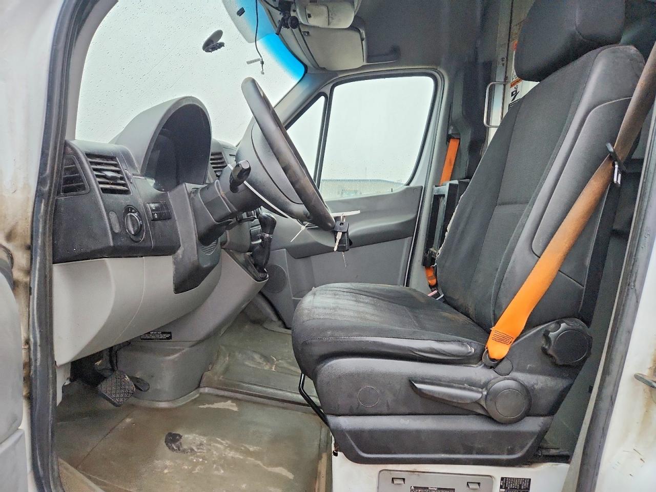 2014 Mercedes Benz Sprinter 2500 Delivery Van - Фото 7