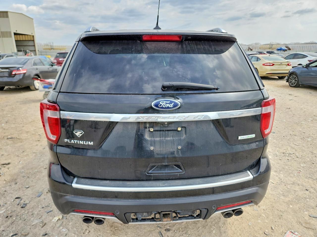 2018 Ford Explorer Platinum - Image 6