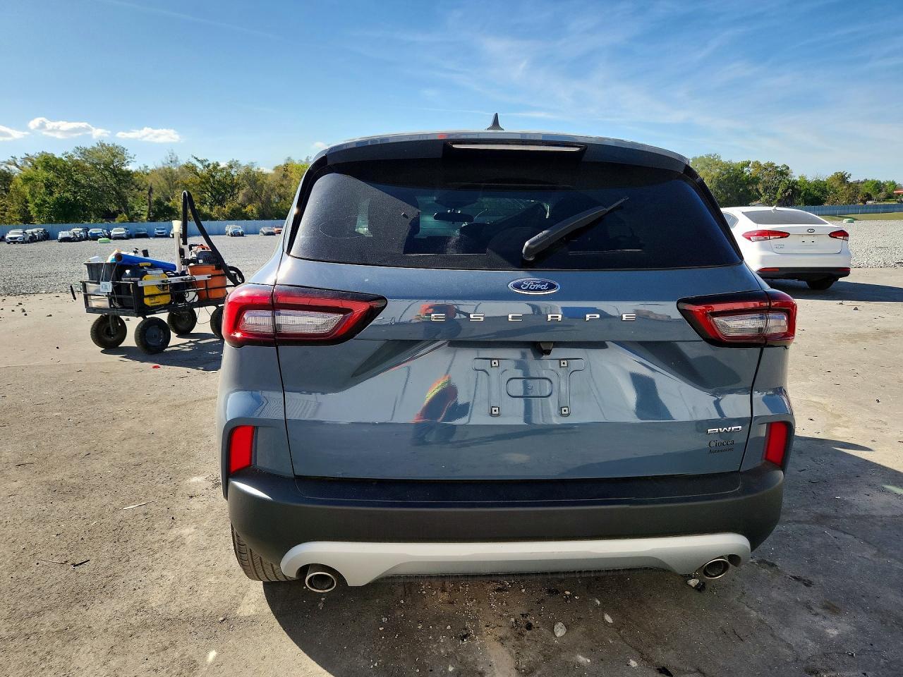 2025 Ford Escape St Line Select - Image 6