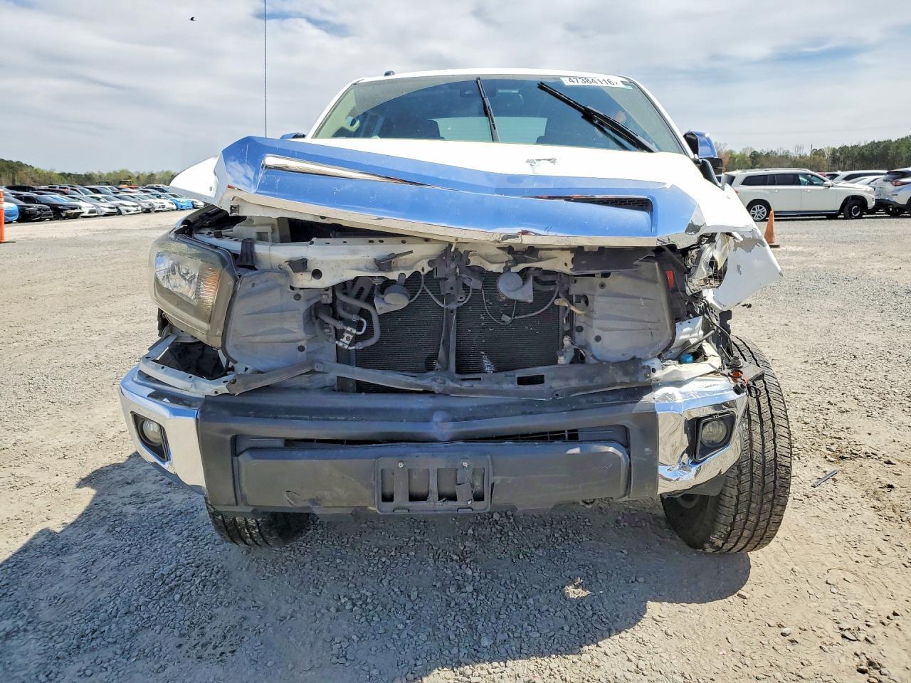 2018 Toyota Tundra Sr5 - Image 5