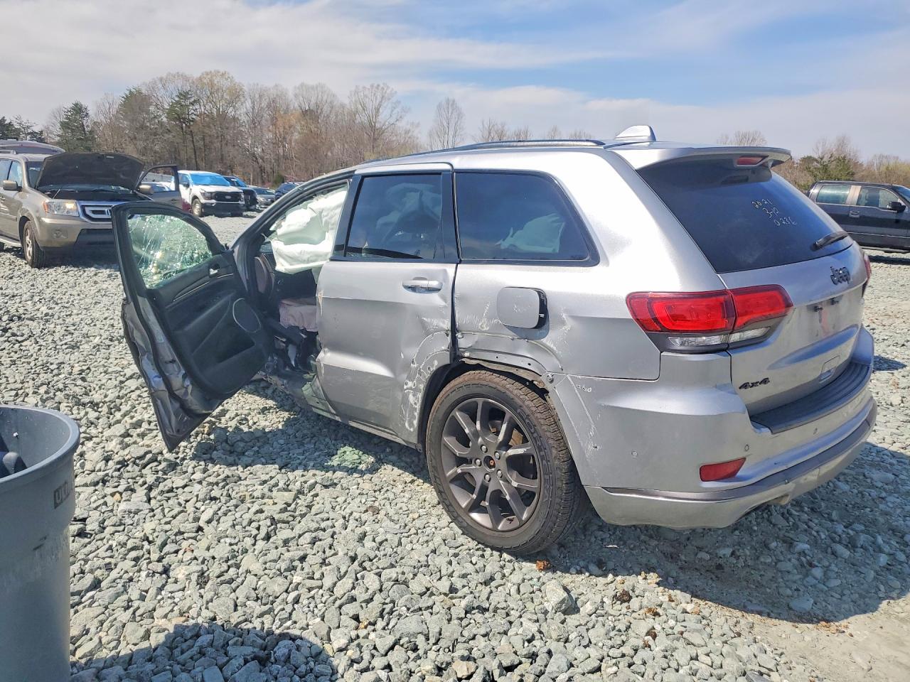2021 Jeep Grand Cherokee Overland - Фото 2