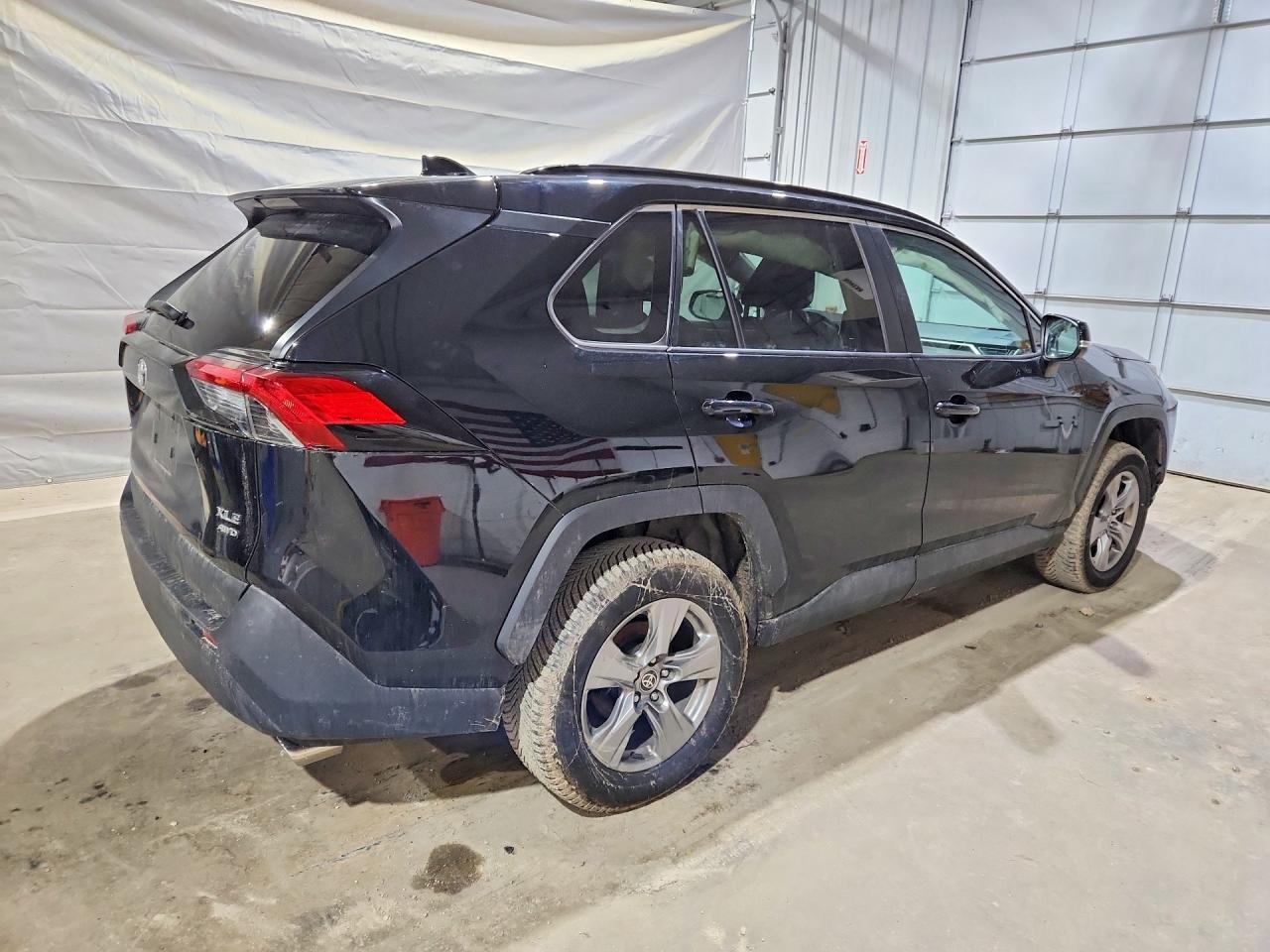 2022 Toyota Rav4 Xle - Image 3