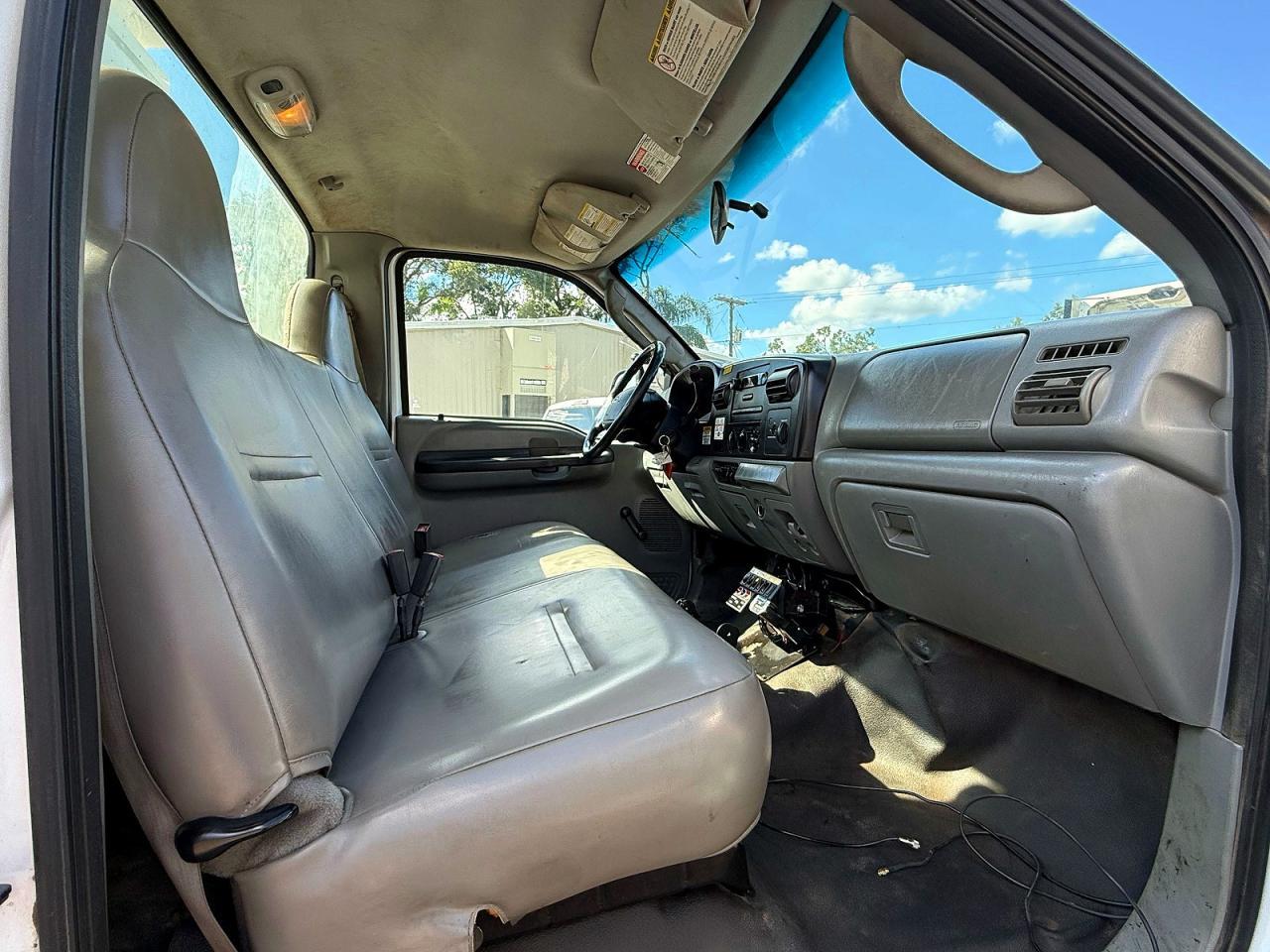 2006 Ford F-450 Sd Bucket Truck - Фото 5