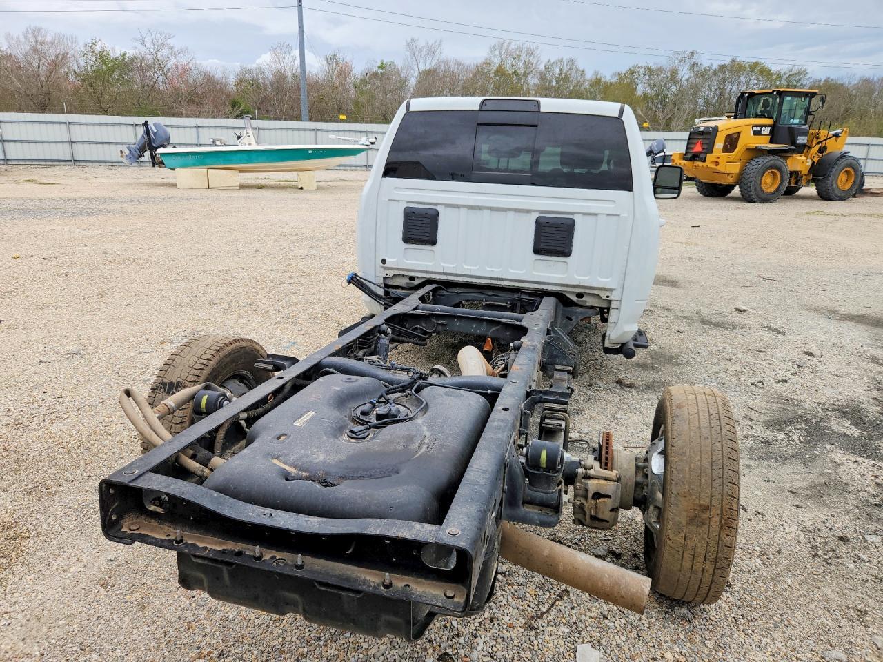 2024 Ram 3500 Cab & Chassis L - Фото 6