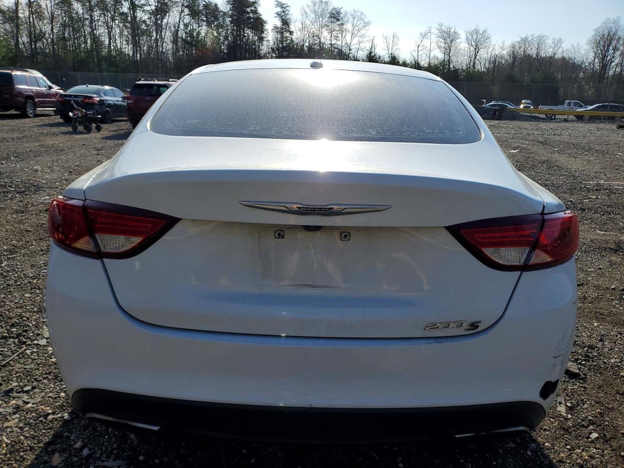 2016 Chrysler 200 S - Фото 6