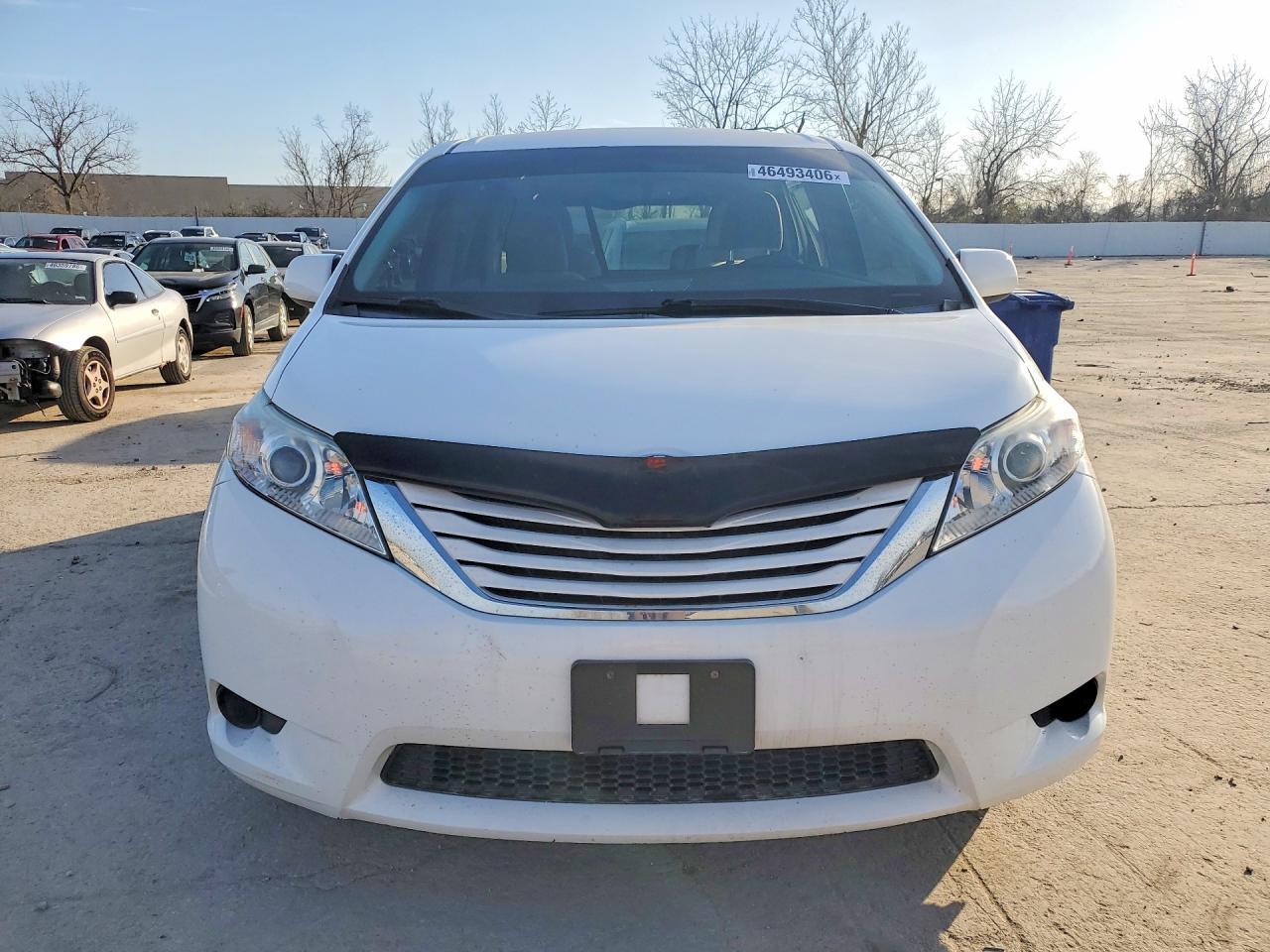 2017 Toyota Sienna Le 8-Passenger - Image 5