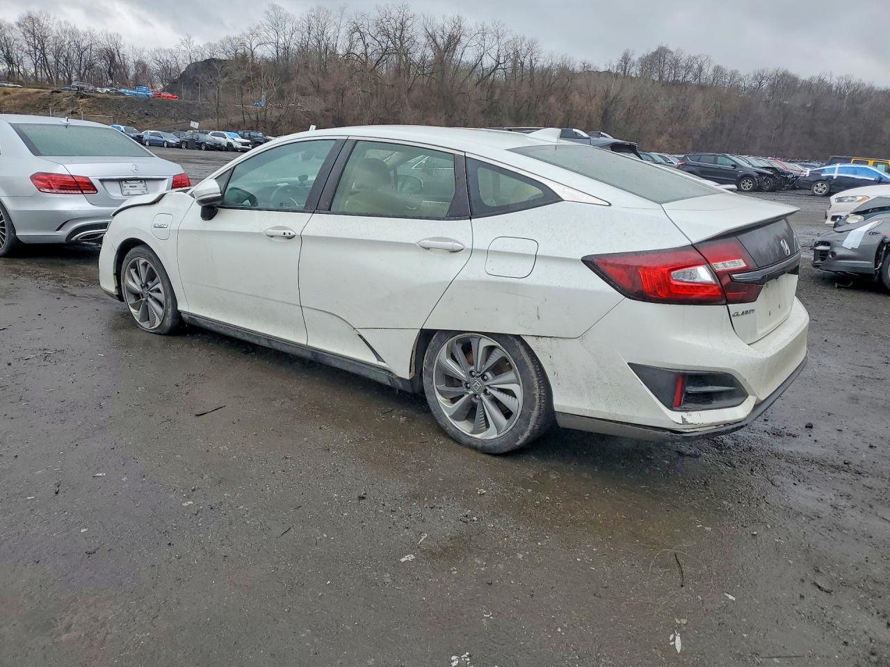 2018 Honda Clarity Touring - Фото 2