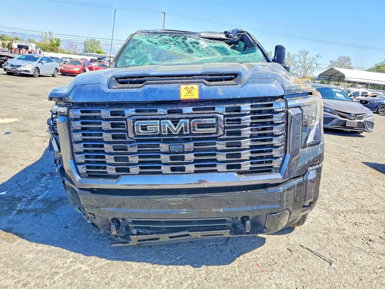 2024 GMC Sierra K3500 Denali Ultimate - Image 5
