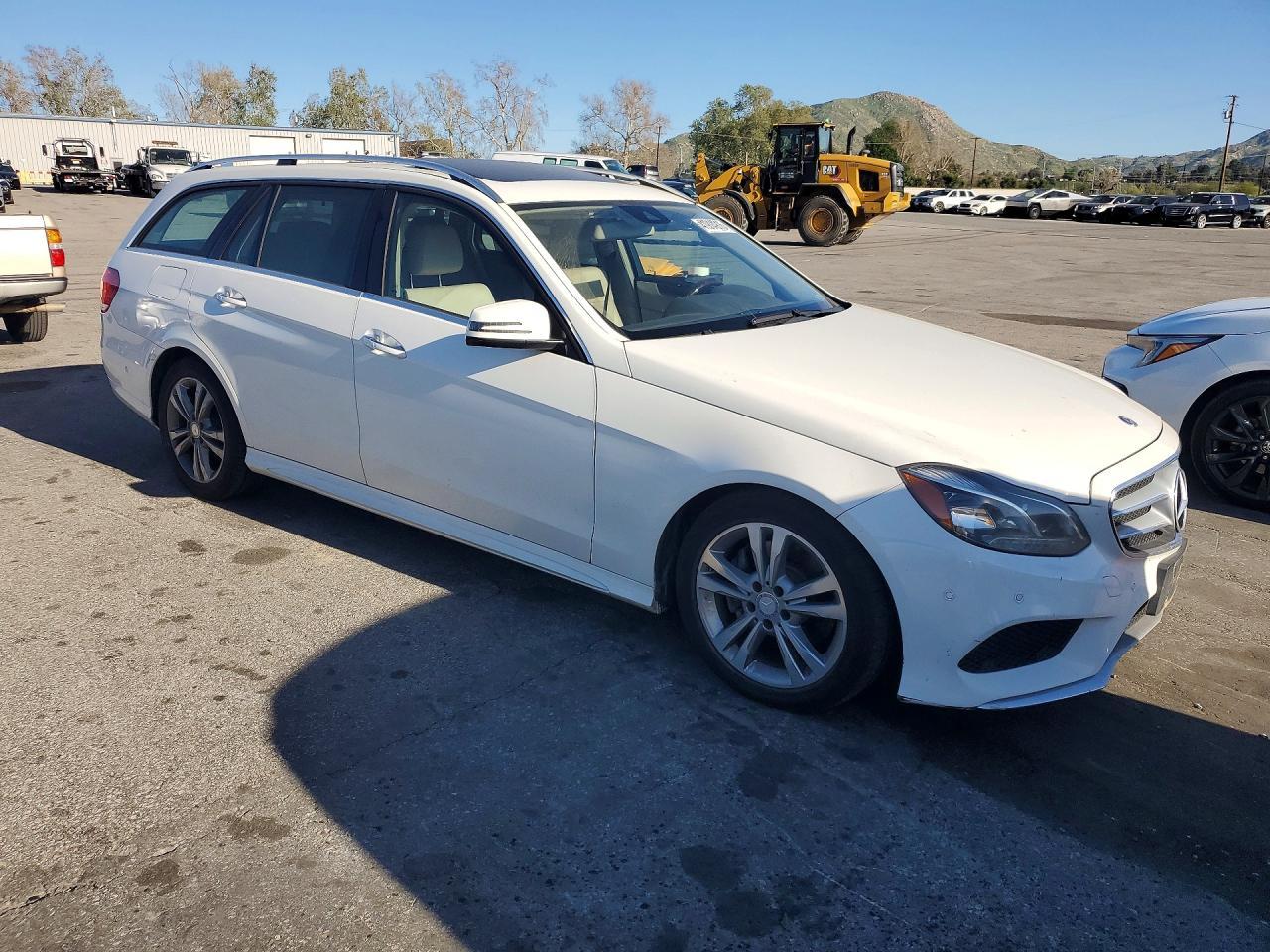 2014 Mercedes-Benz E 350 4Matic Wagon - Фото 4