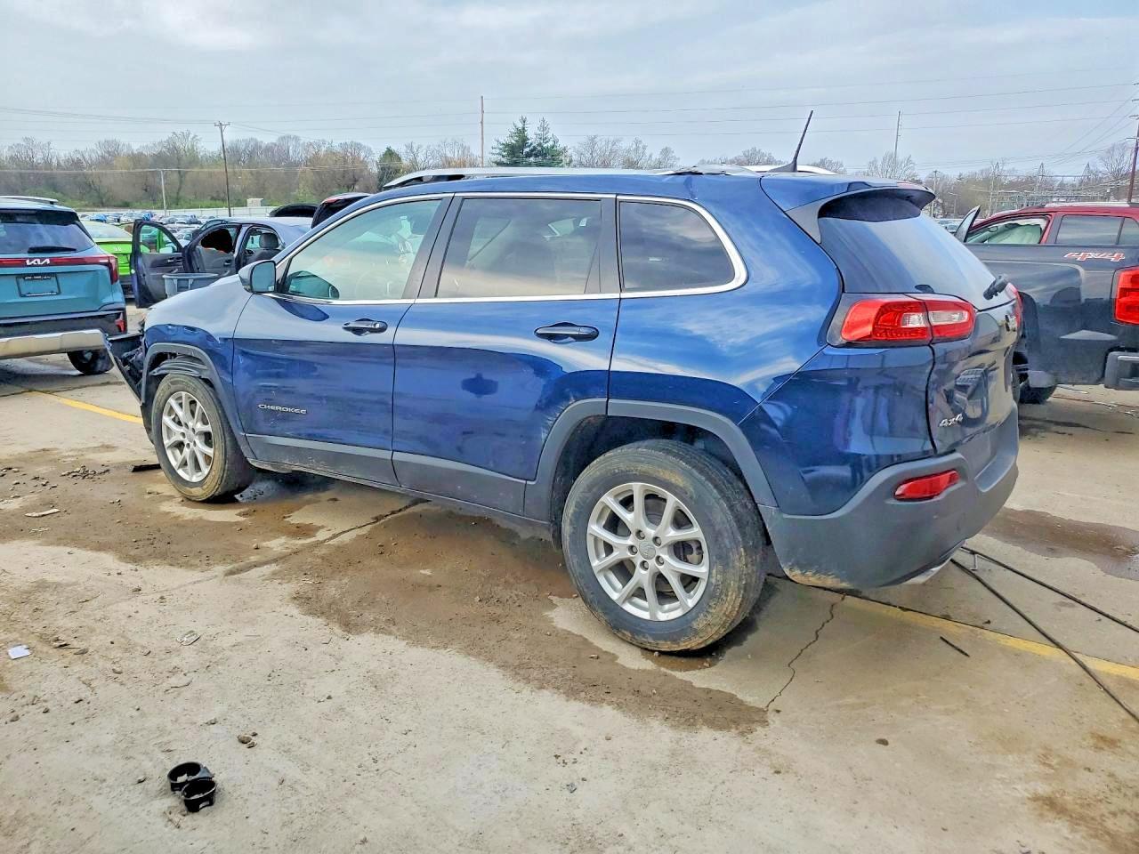 2018 Jeep Cherokee Latitude Plus - Фото 2