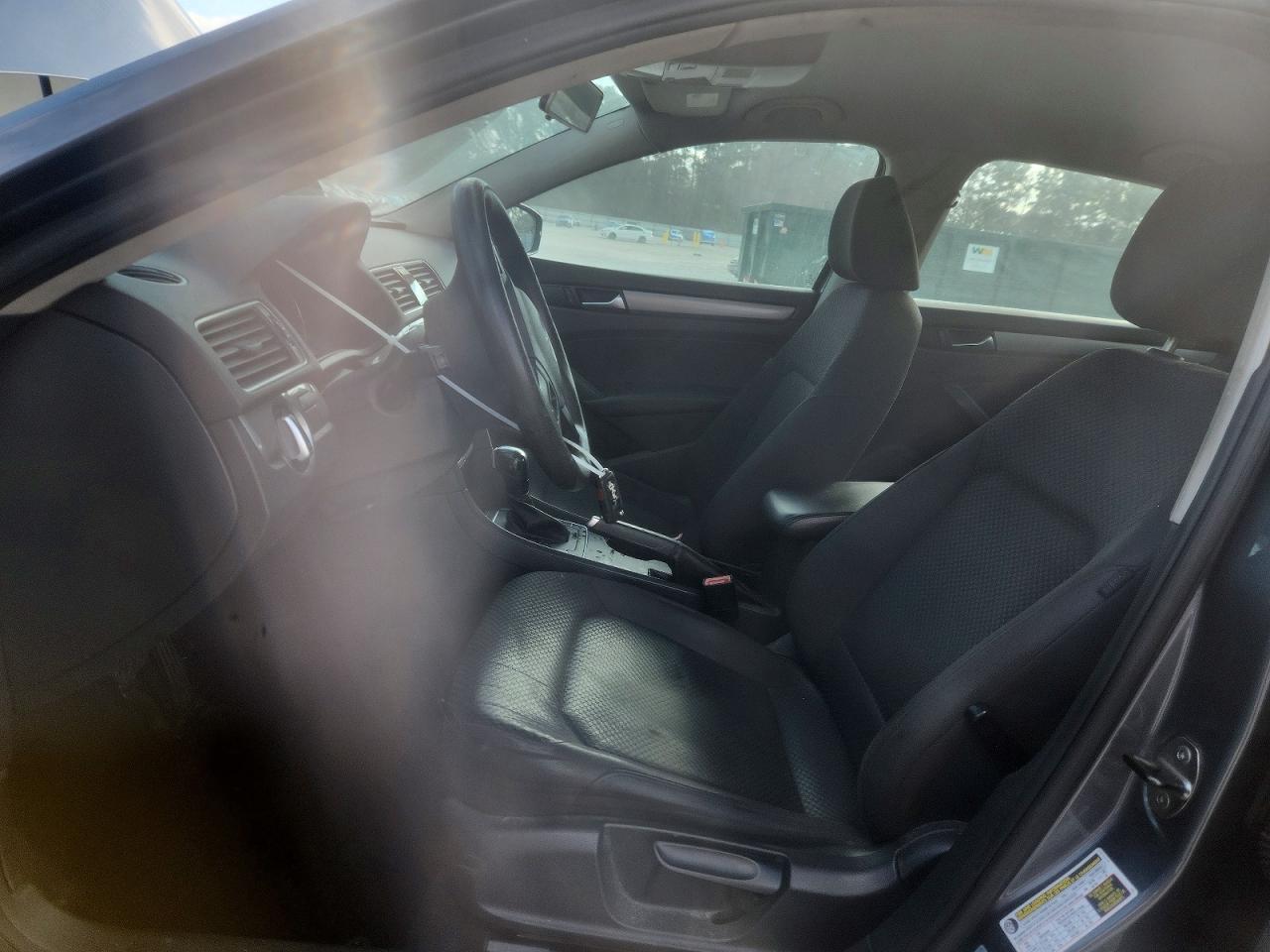 2013 Volkswagen Passat S - Image 7