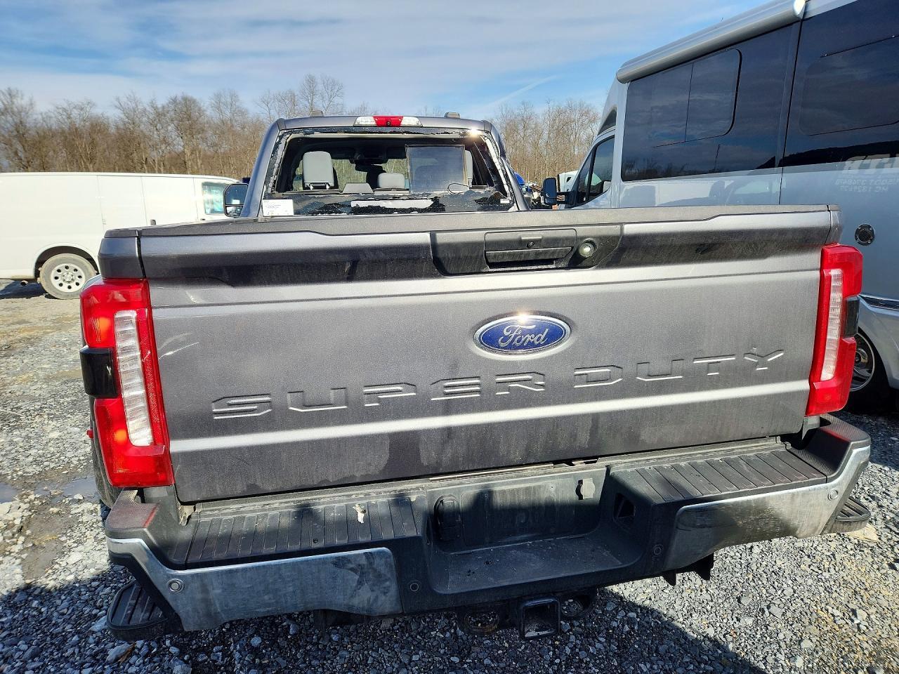 2023 Ford F450 Super Duty - Image 6