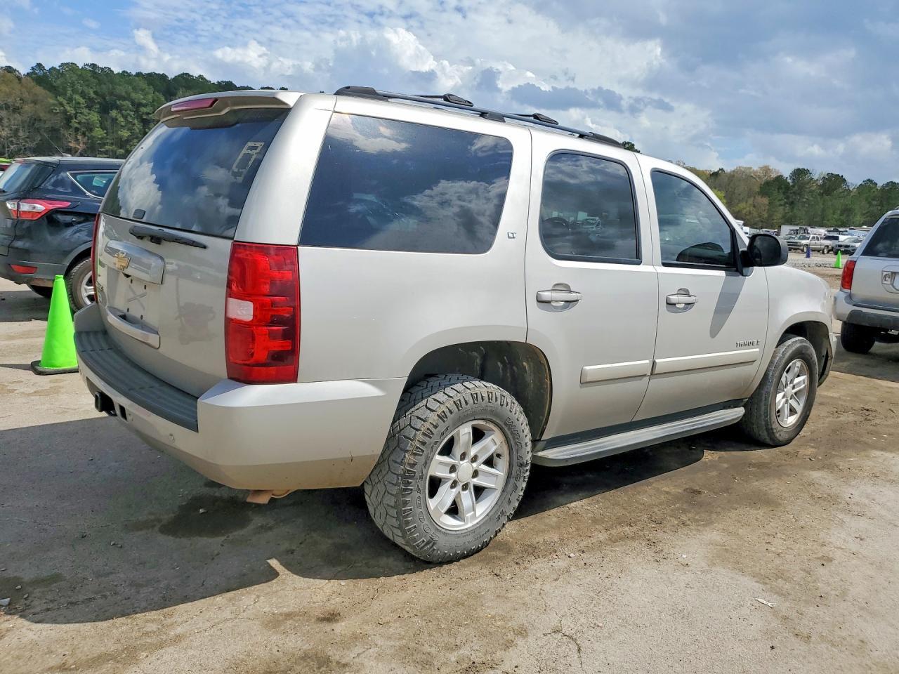 2007 Chevrolet Tahoe C1500 - Фото 3
