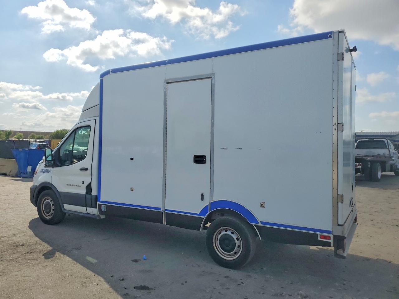 2020 Ford Transit Delivery Truck - Фото 2