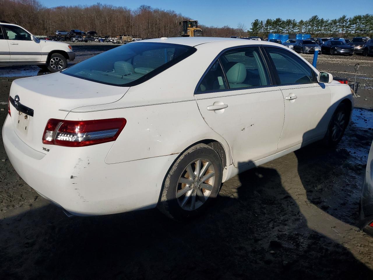 2011 Toyota Camry Xle V6 - Image 3