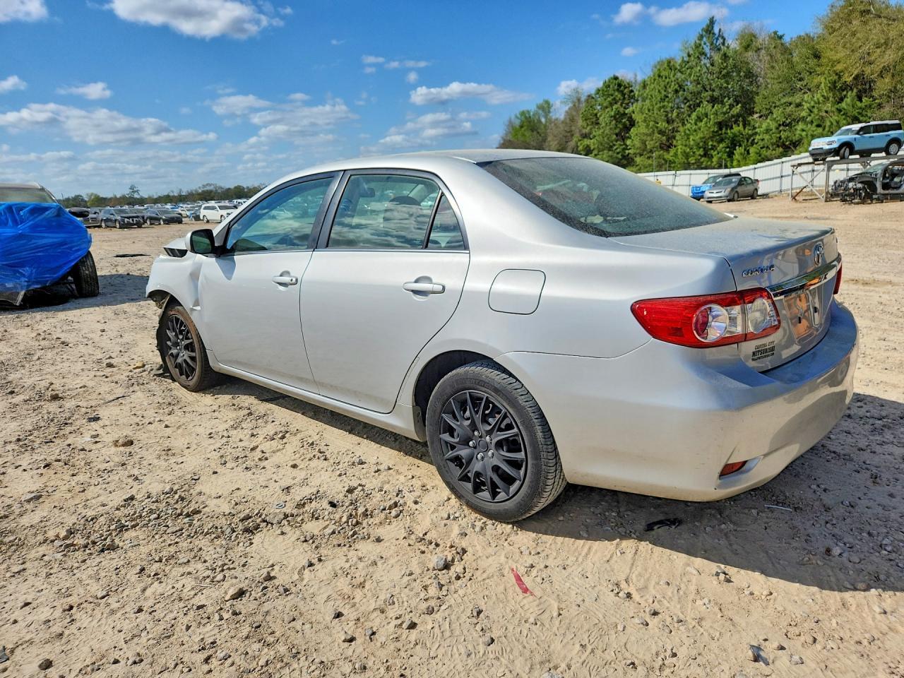 2013 Toyota Corolla Le - Image 2