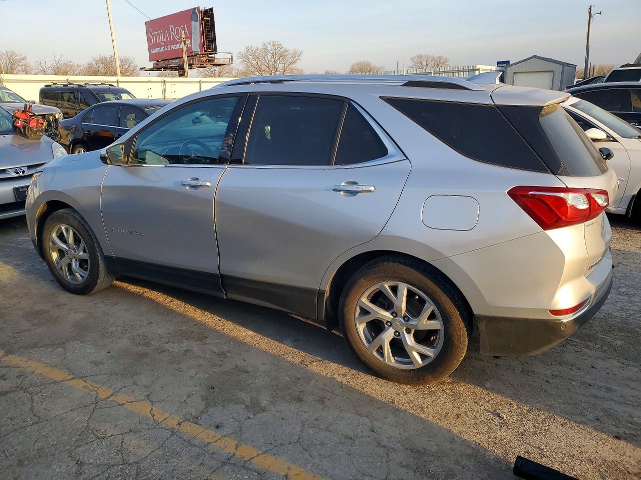 2019 Chevrolet Equinox Premier - Image 2