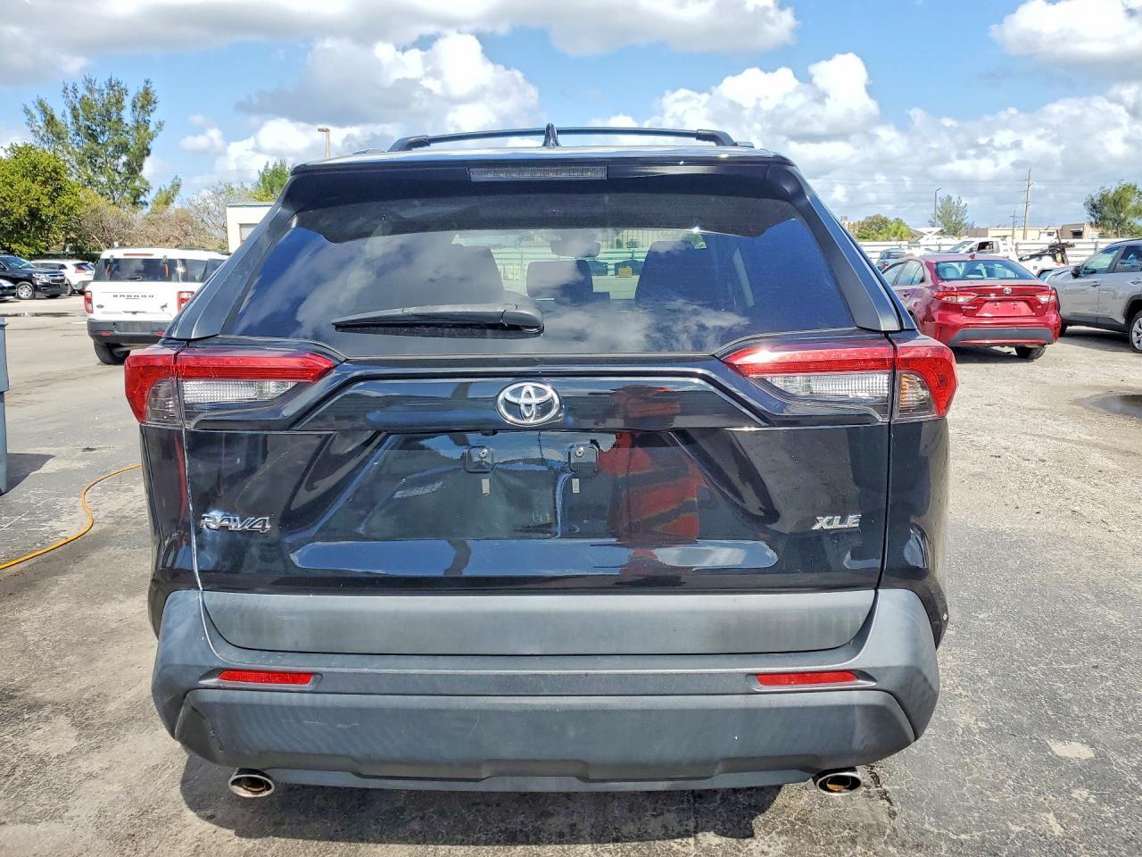 2021 Toyota Rav4 Xle Premium - Image 6