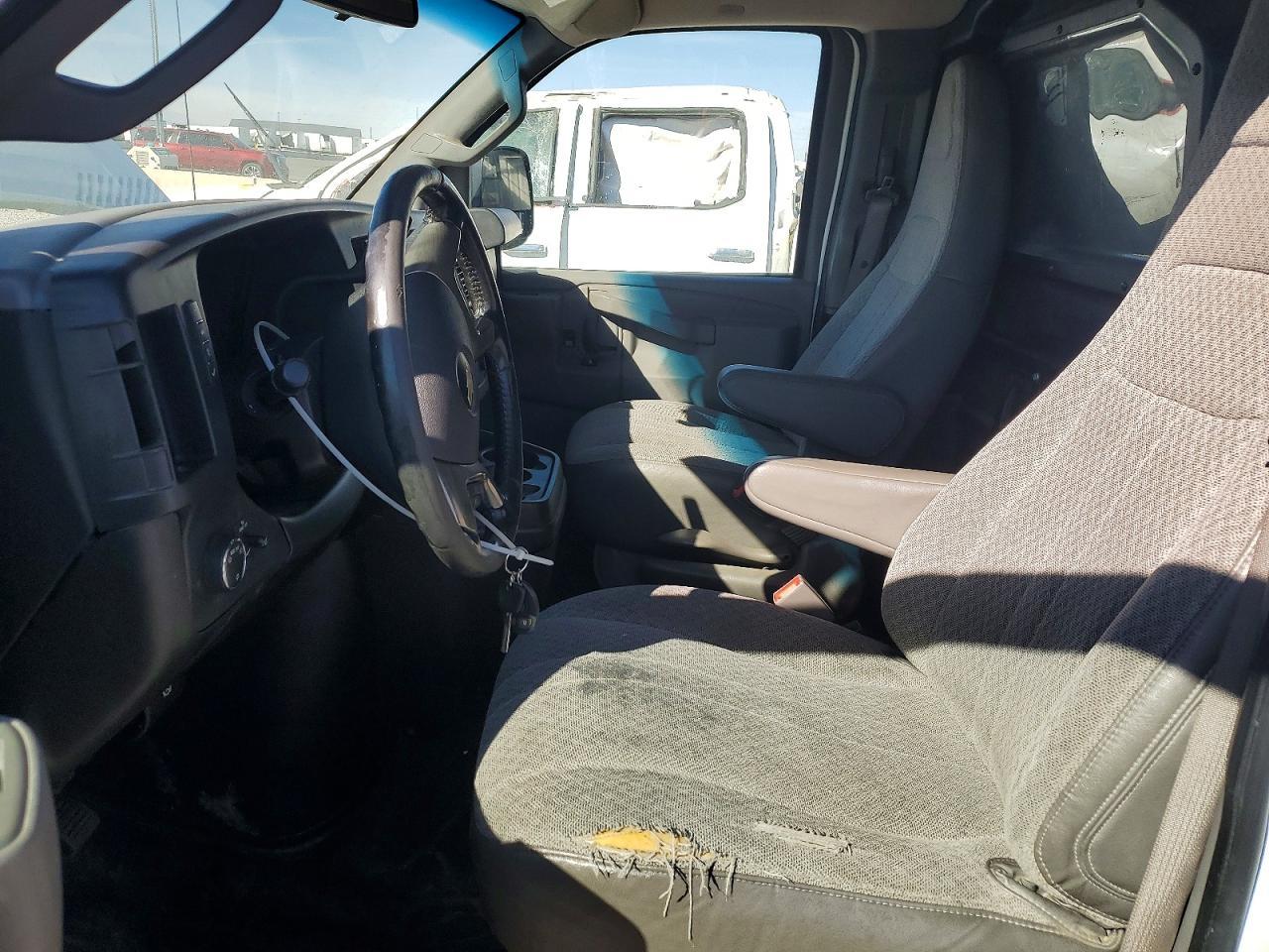 2018 Chevrolet Express 2500 Delivery Van - Фото 7