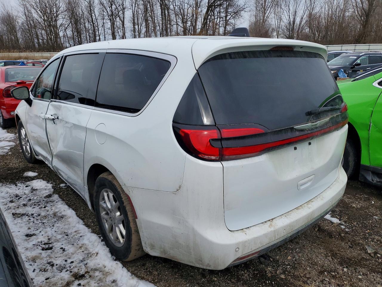 2024 Chrysler Pacifica Touring L - Фото 2
