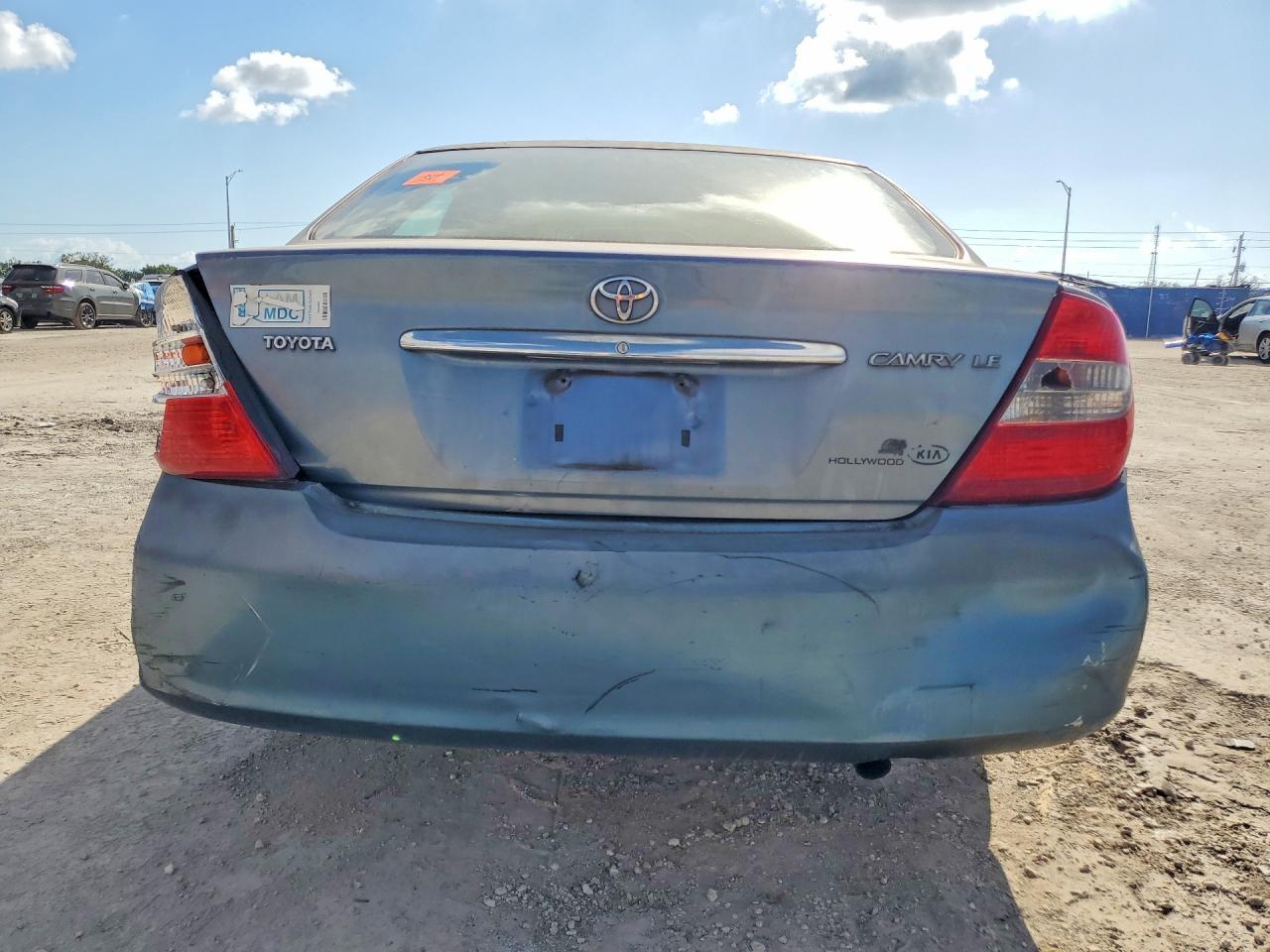 2004 Toyota Camry Le - Image 6