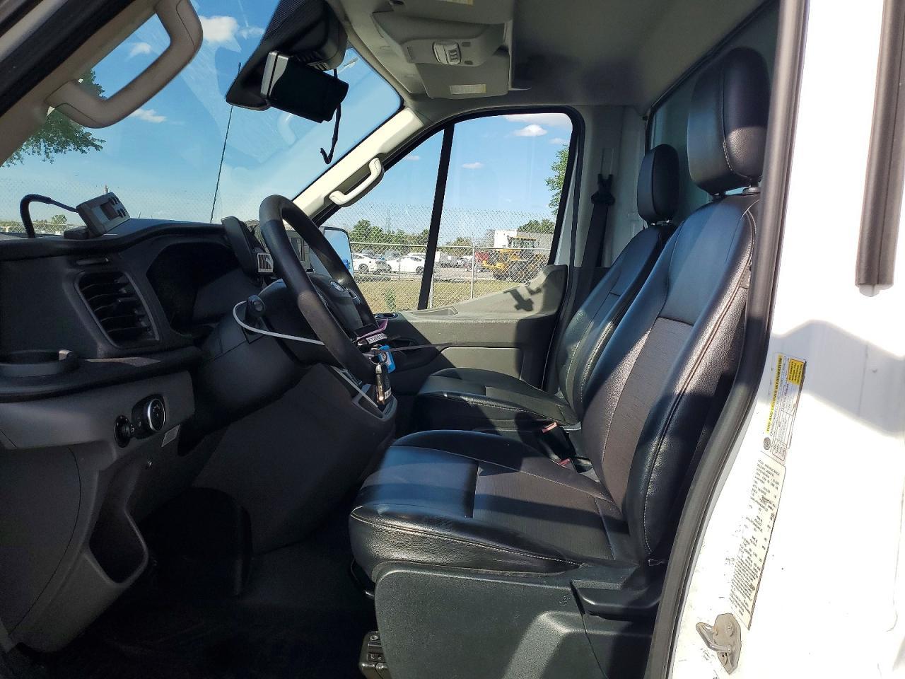 2020 Ford Transit Delivery Truck - Фото 7