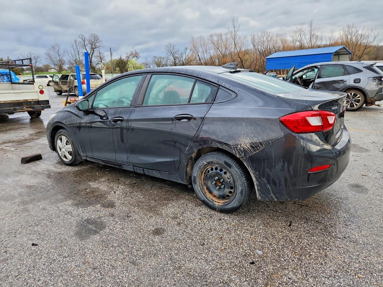 2017 Chevrolet Cruze Ls - Image 2