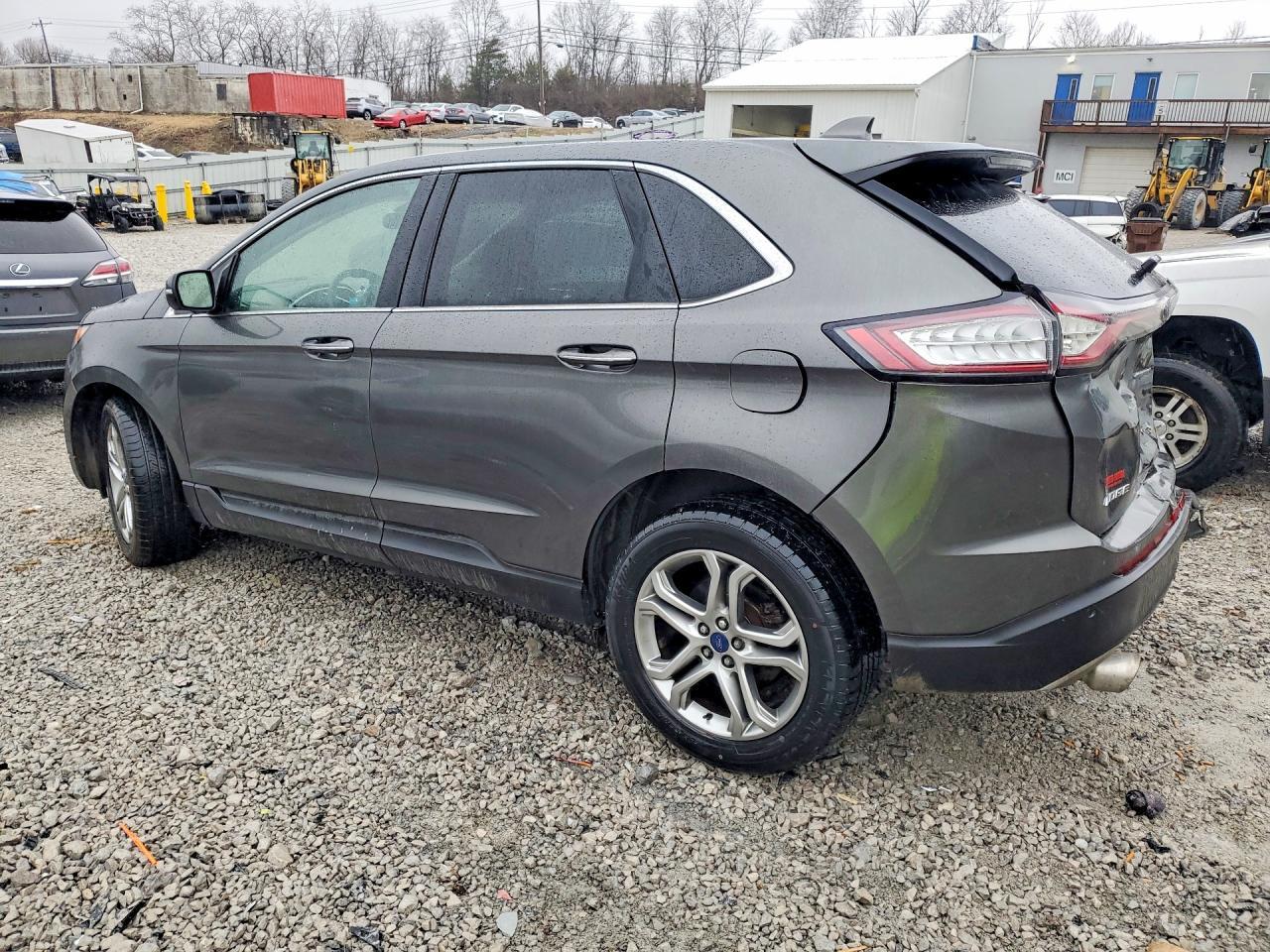 2016 Ford Edge Titanium - Image 2