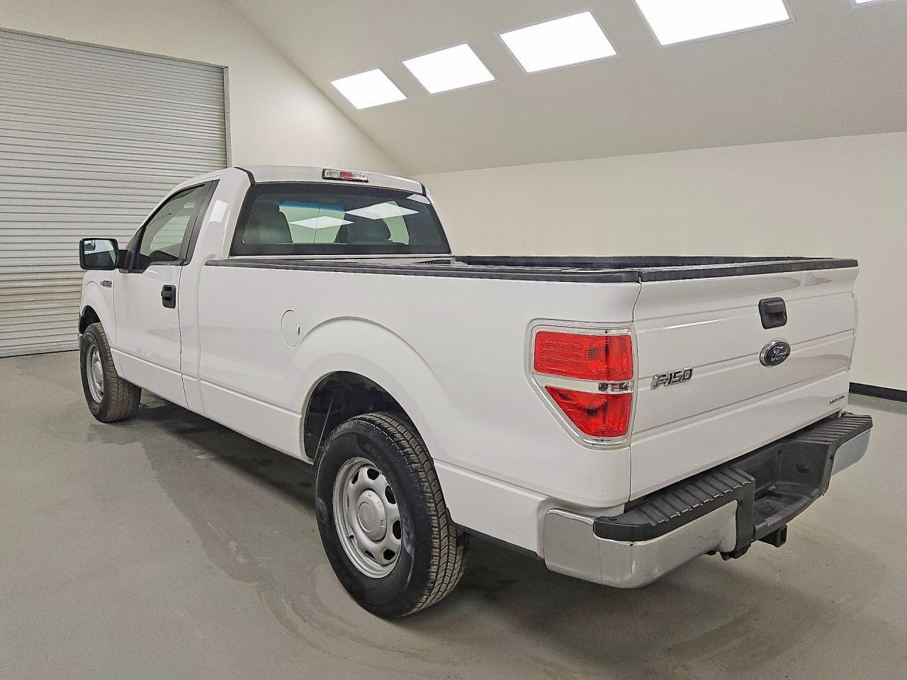 2014 Ford F150 - Фото 2