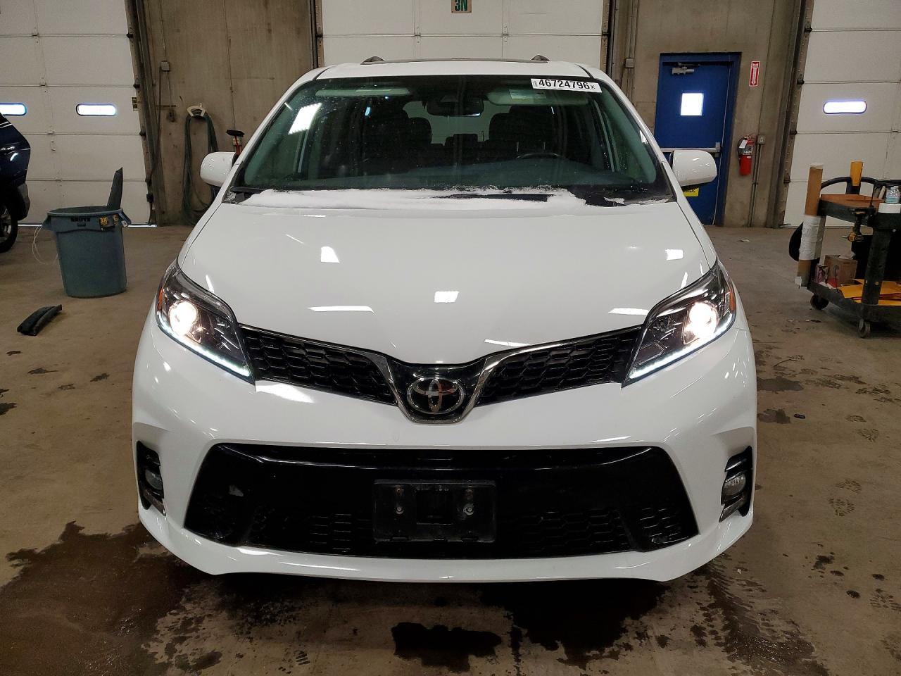 2020 Toyota Sienna Se 8-Passenger - Image 5