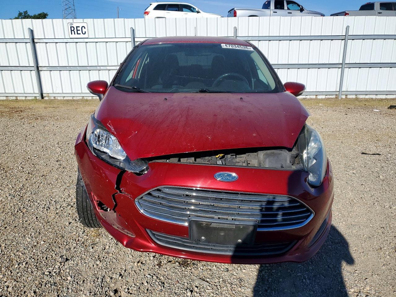 2015 Ford Fiesta Se - Фото 5