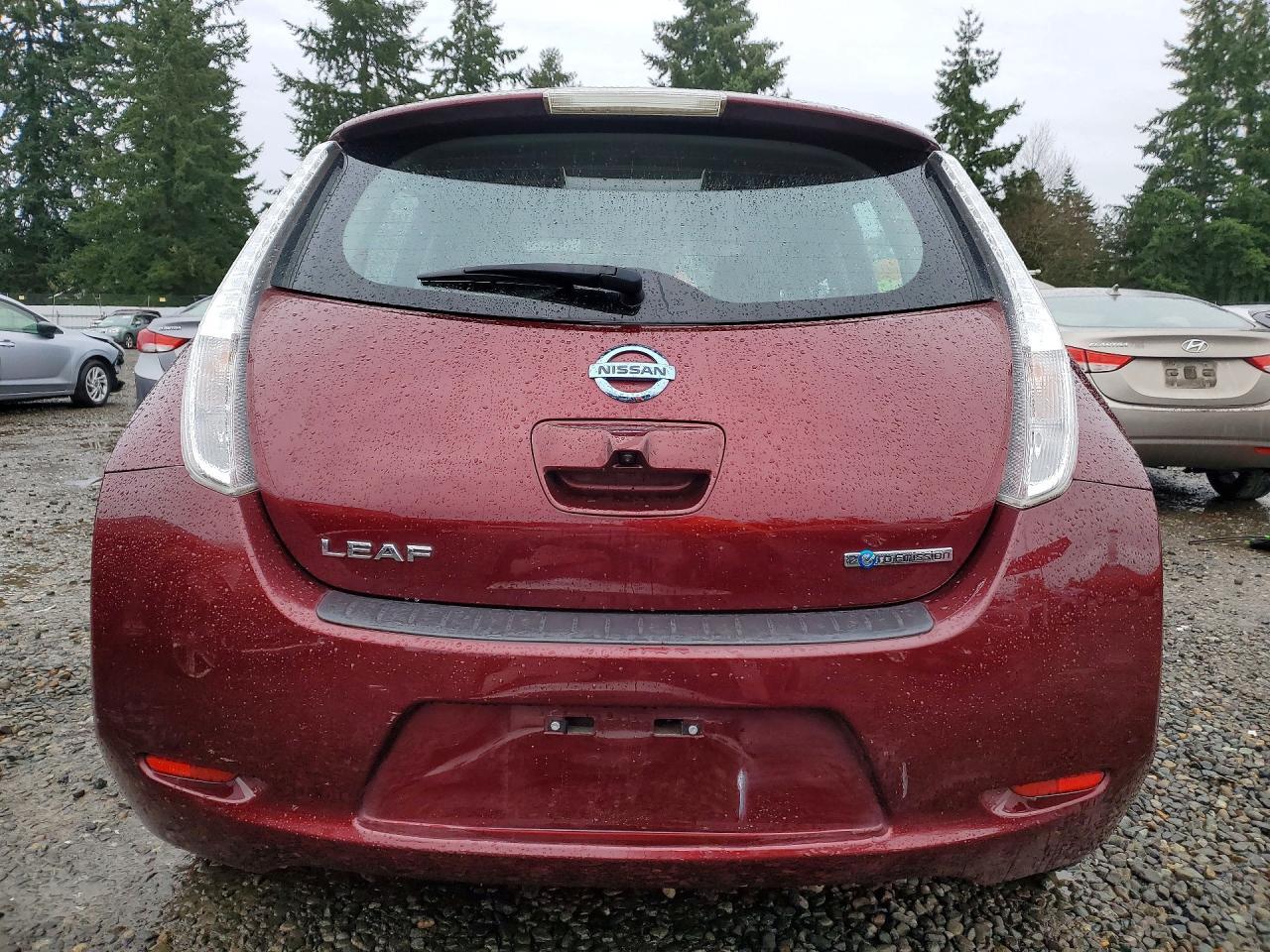 2017 Nissan Leaf S - Фото 6