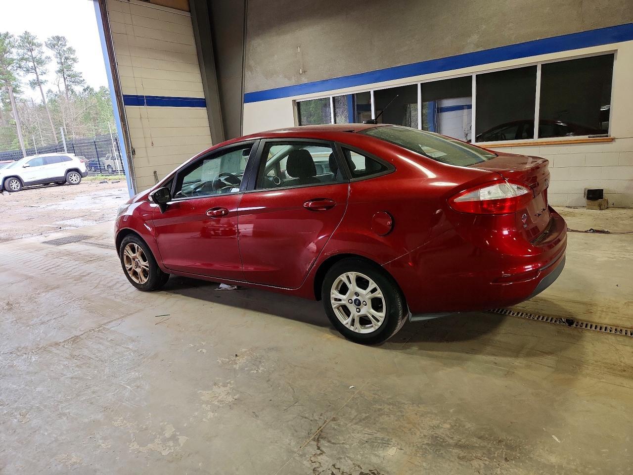 2014 Ford Fiesta Se - Image 2
