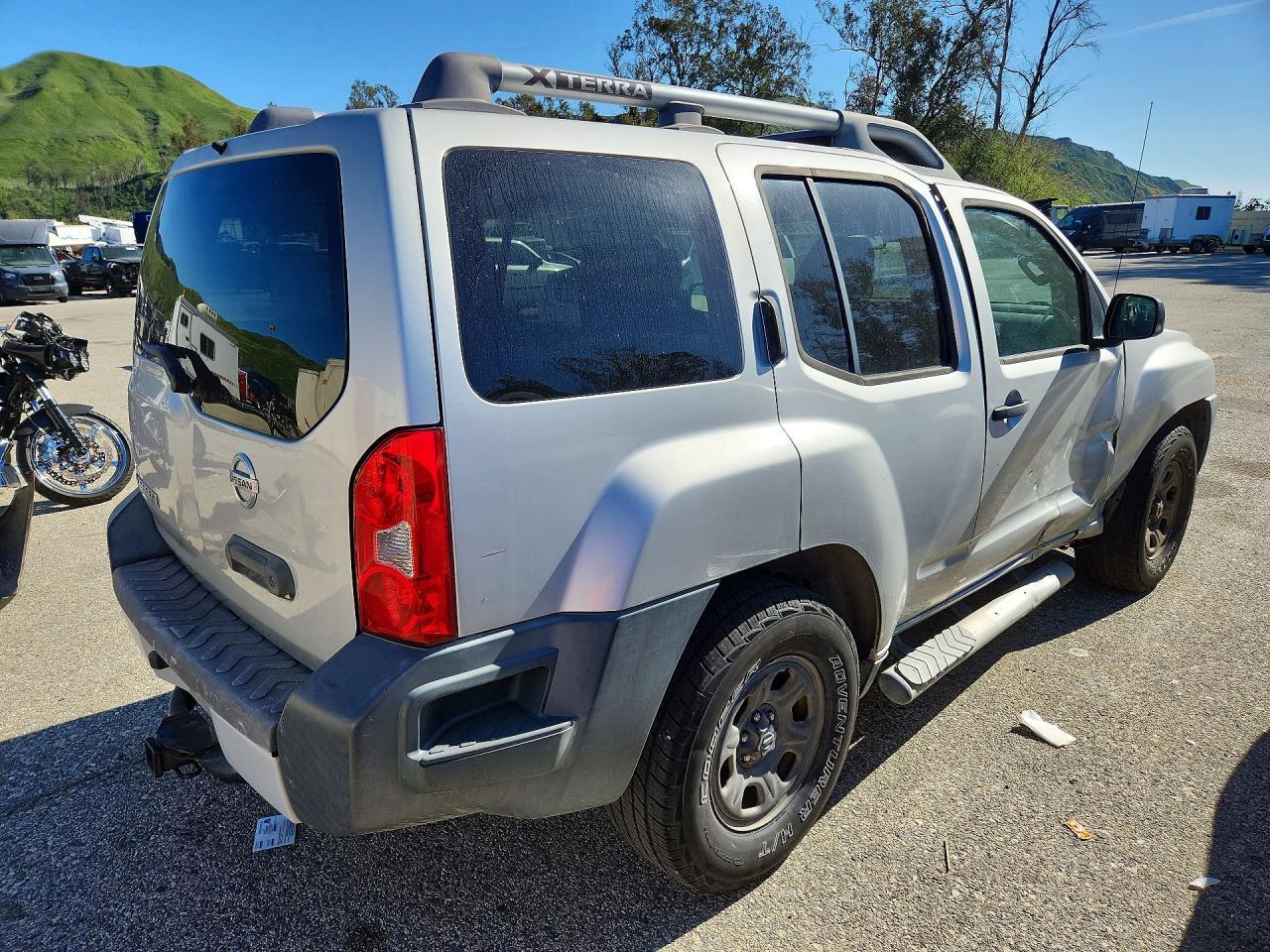 2015 Nissan Xterra X - Фото 3
