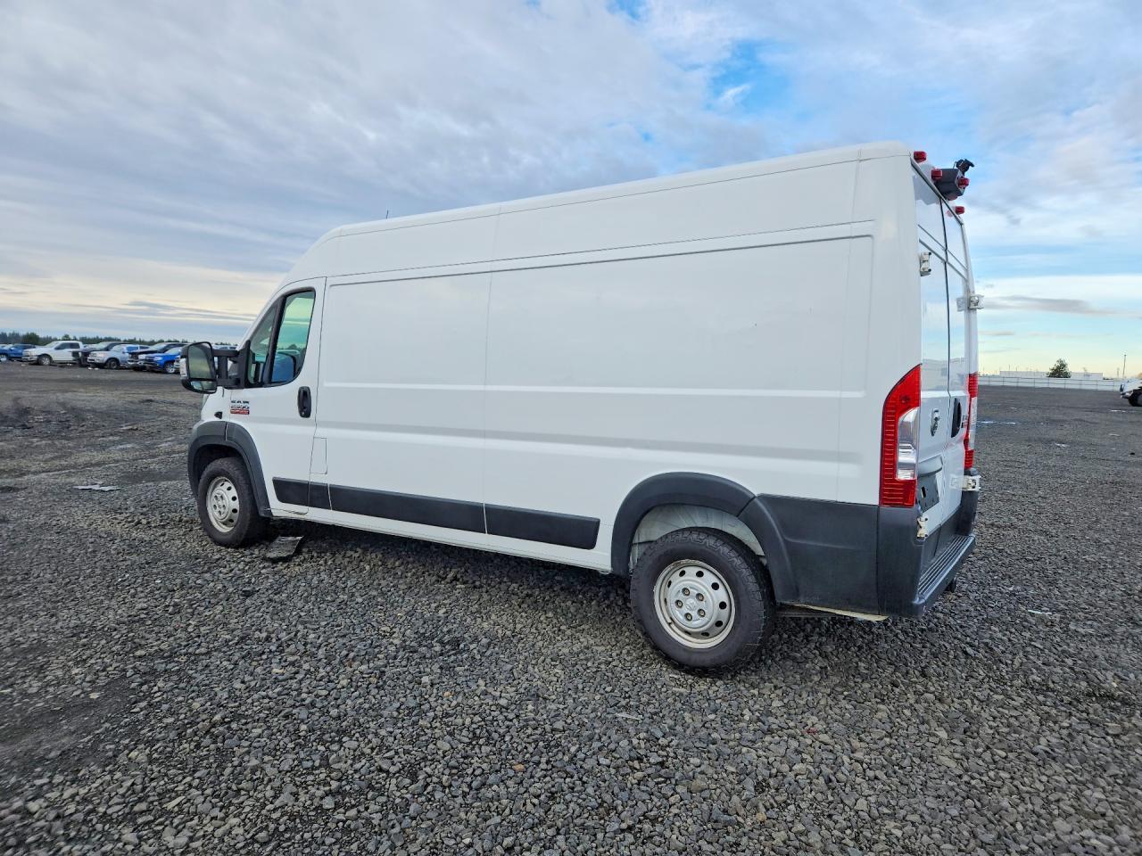 2019 Ram Promaster 2500 Delivery Van - Фото 2