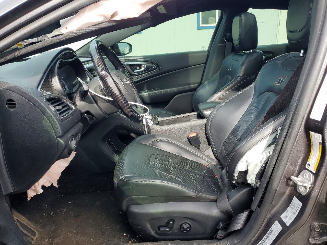 2016 Chrysler 200 S - Image 7