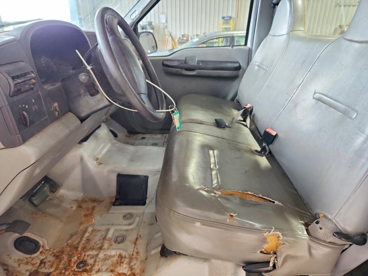 2005 Ford F250 - Фото 7
