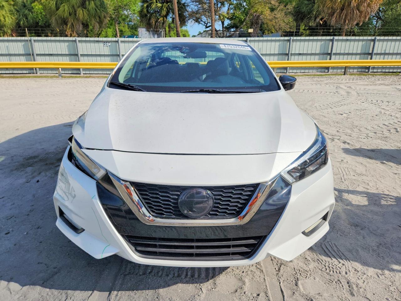 2021 Nissan Versa Sr - Image 5