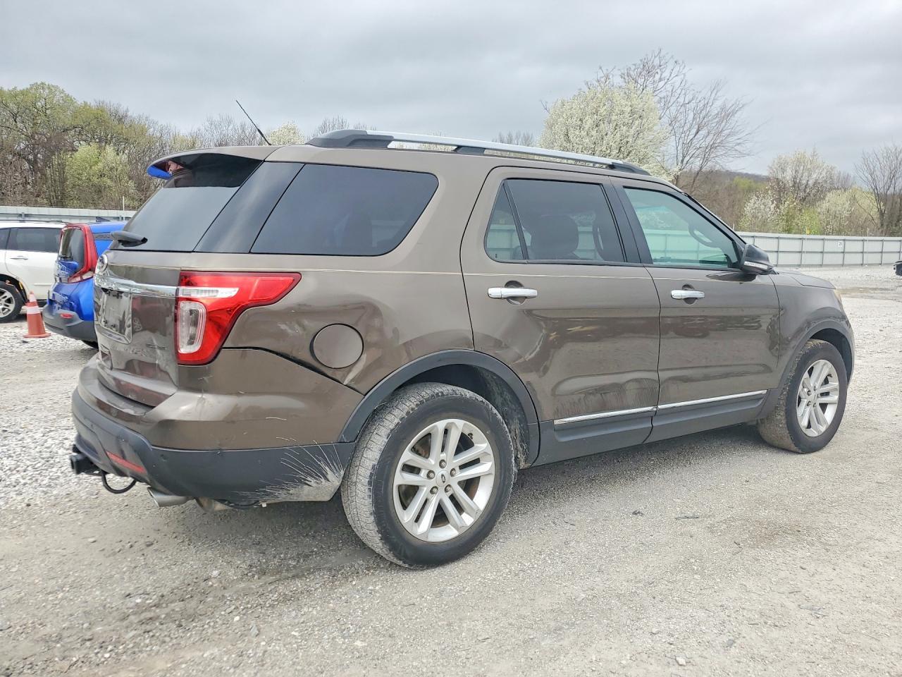 2015 Ford Explorer Xlt - Image 3